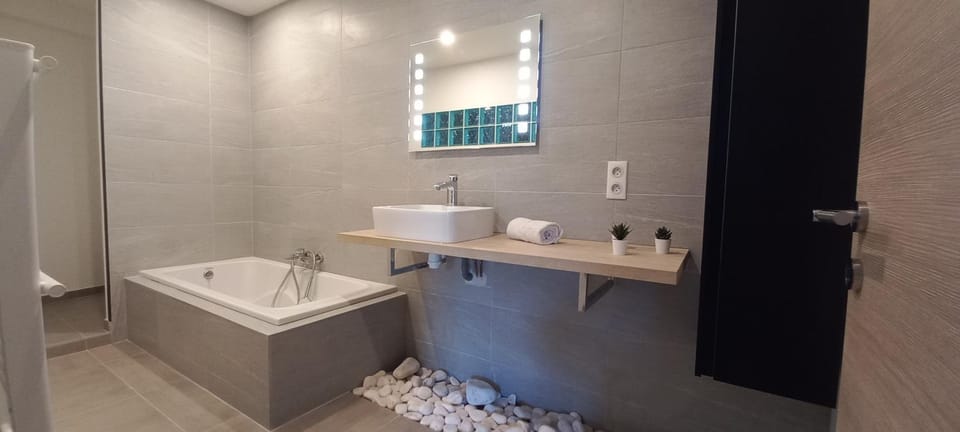 Bathroom, Bath