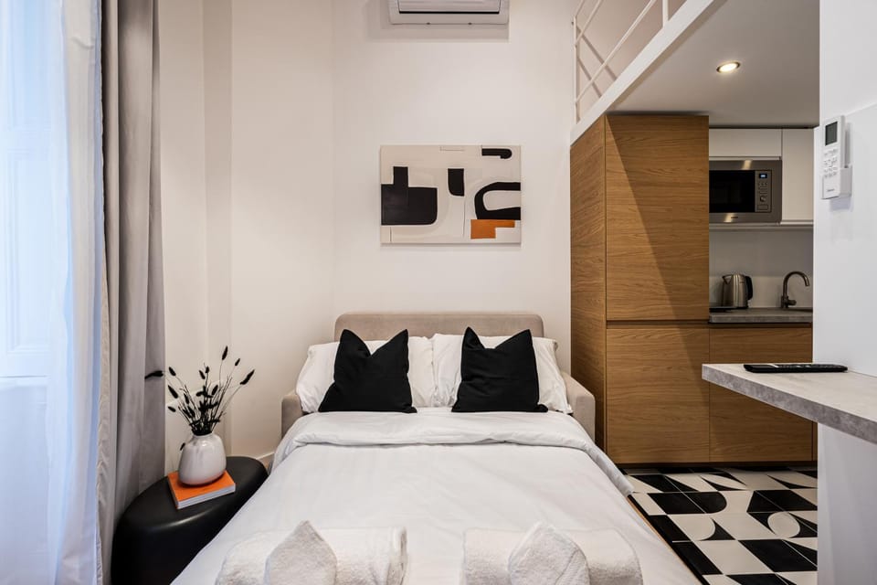 Bed, Kitchen or kitchenette, Photo of the whole room, Bedroom, air conditioner