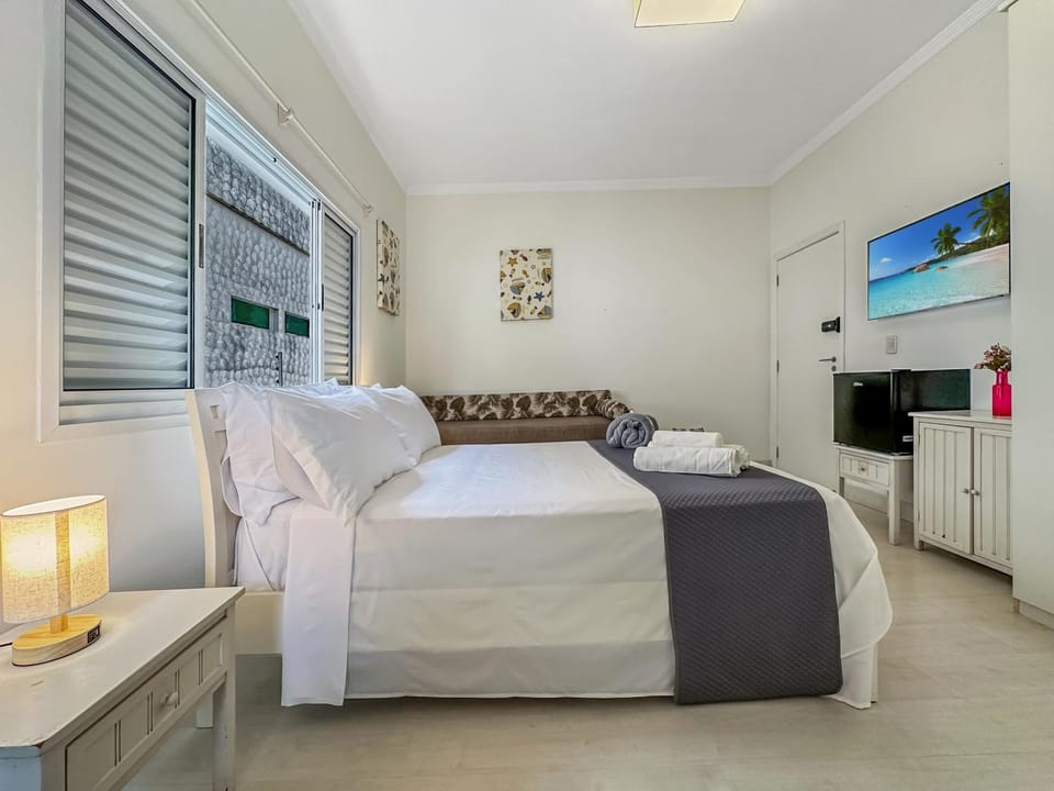 Bed, TV and multimedia