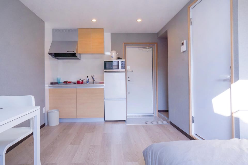 CG Charming Guesthouse in the Heart of Okubo 丶Steps to Metro and Convenient Travel! SoS4 Apartment in Shinjuku