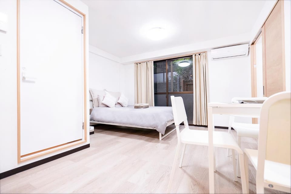CG Charming Guesthouse in the Heart of Okubo 丶Steps to Metro and Convenient Travel! YoE4 Apartment in Shinjuku