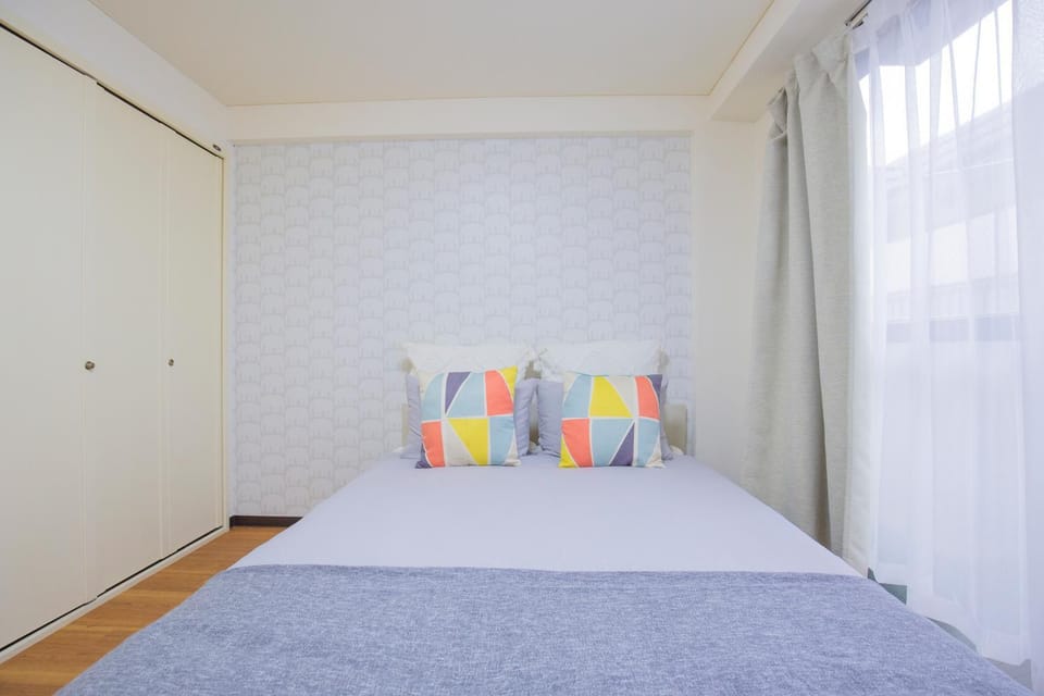 Charming Guesthouse in the Heart of Okubo 丶Steps to Metro and Convenient Travel! EoS11 Apartment in Shinjuku