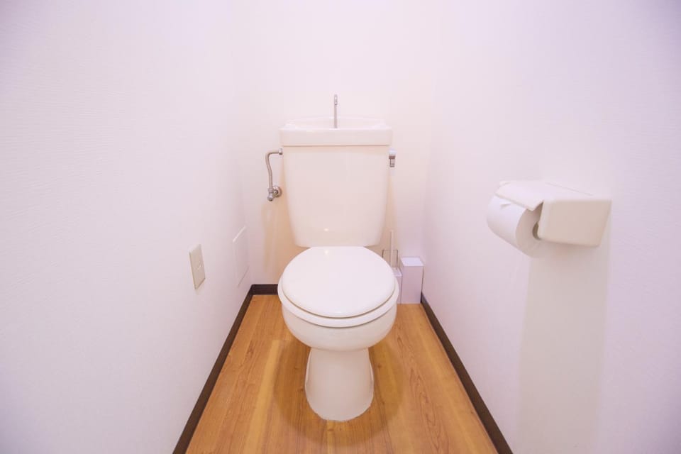 Charming Guesthouse in the Heart of Okubo 丶Steps to Metro and Convenient Travel! EoS11 Apartment in Shinjuku