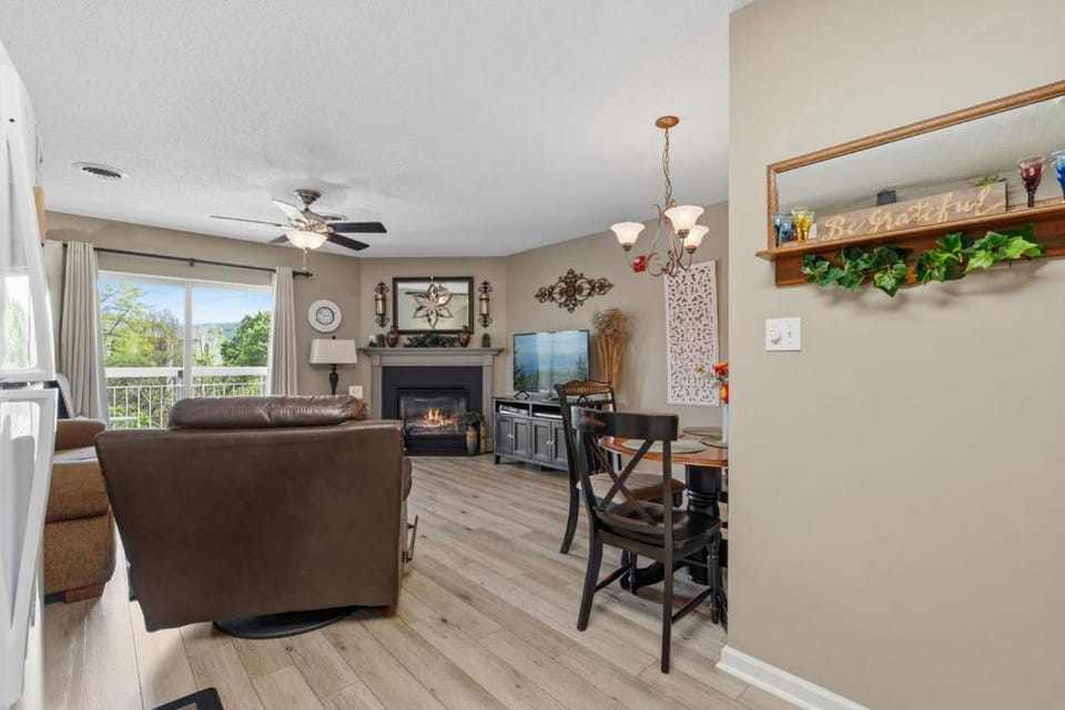 WP351 Whispering Pines House in Pigeon Forge