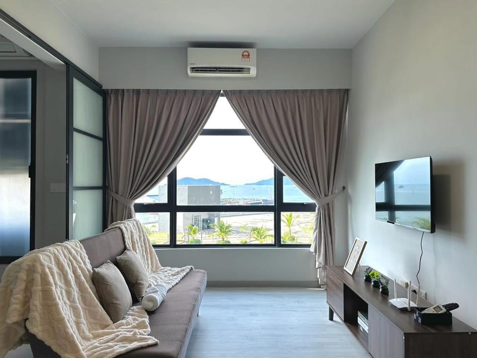 TV and multimedia, Living room, Seating area, Evening entertainment, air conditioner