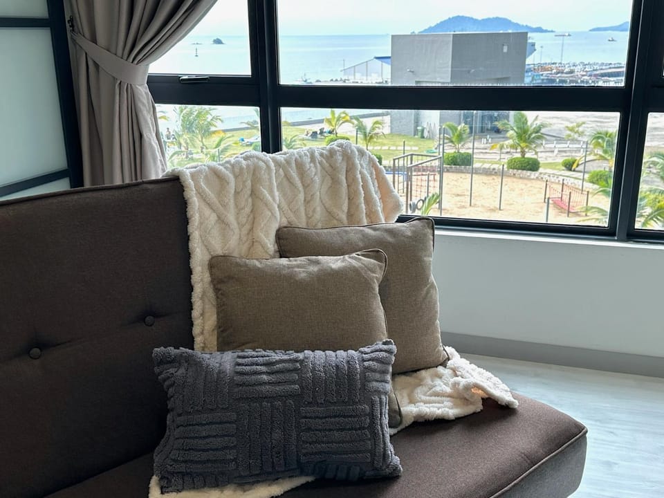Seating area, Pool view, Sea view