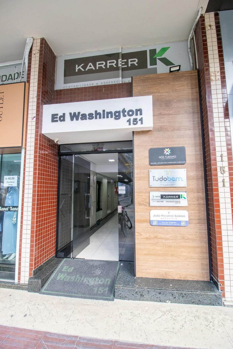Facade/entrance