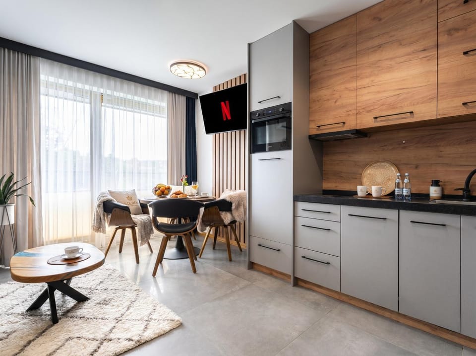 TV and multimedia, Kitchen or kitchenette, Living room, Seating area, Dining area, minibar, oven, pet friendly, stove