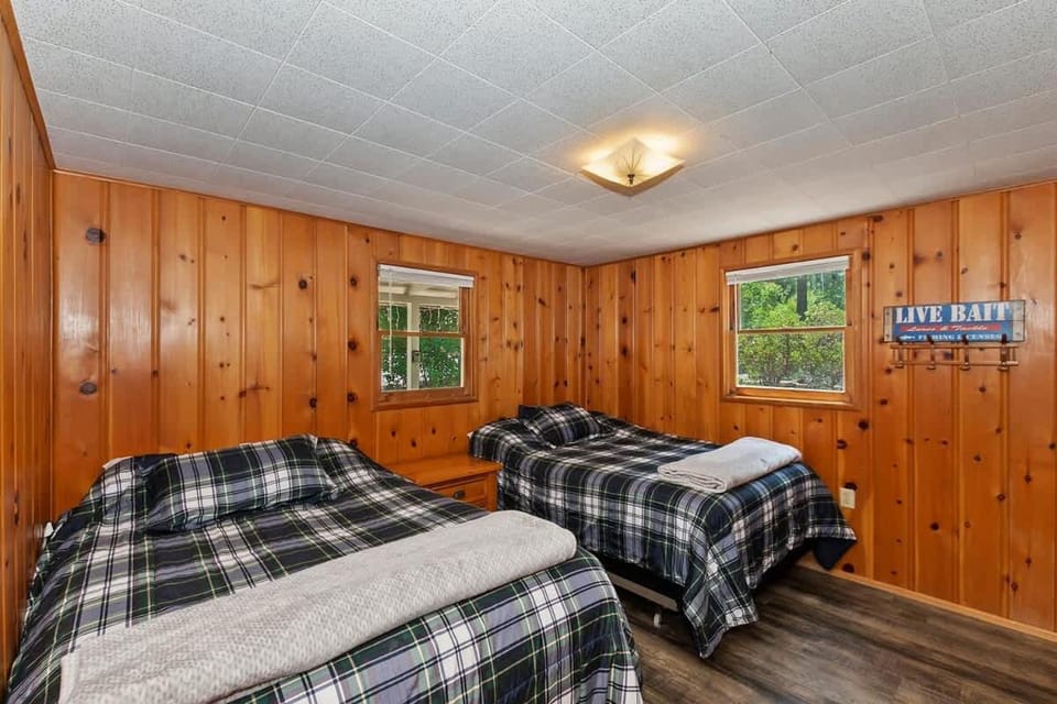 Applewood Cabins & Guest Cabin Near the Village Cabin in Big Bear