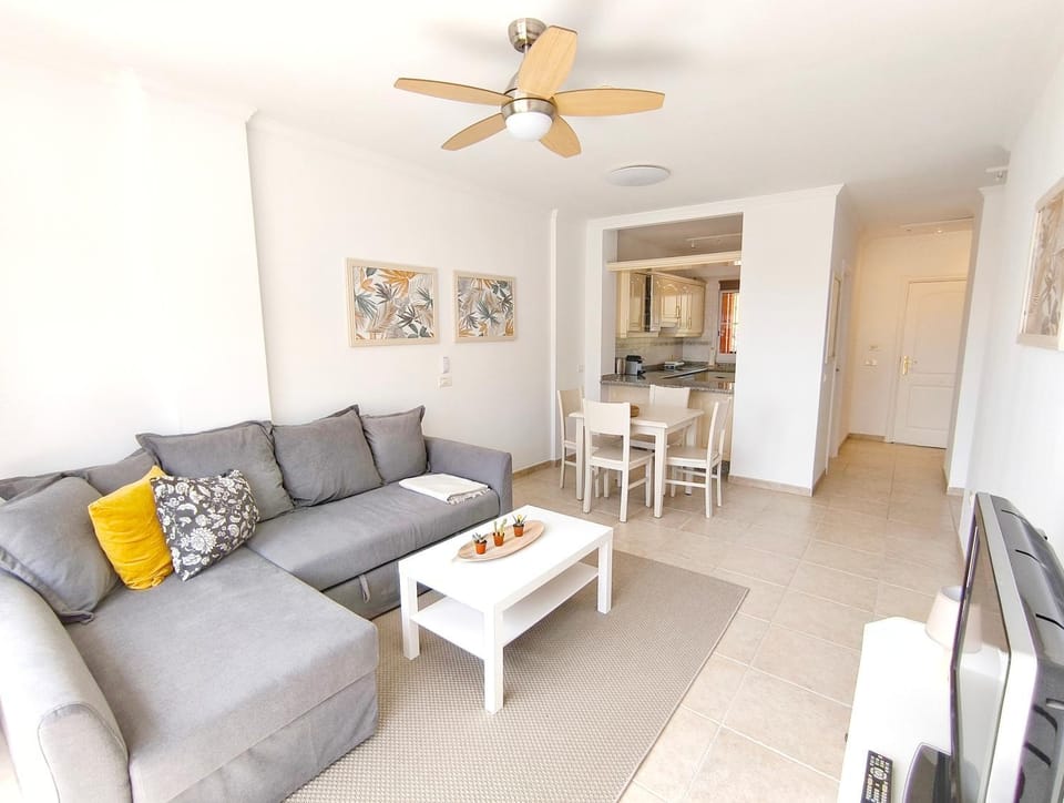 TV and multimedia, Kitchen or kitchenette, Living room, Seating area, Dining area, Evening entertainment