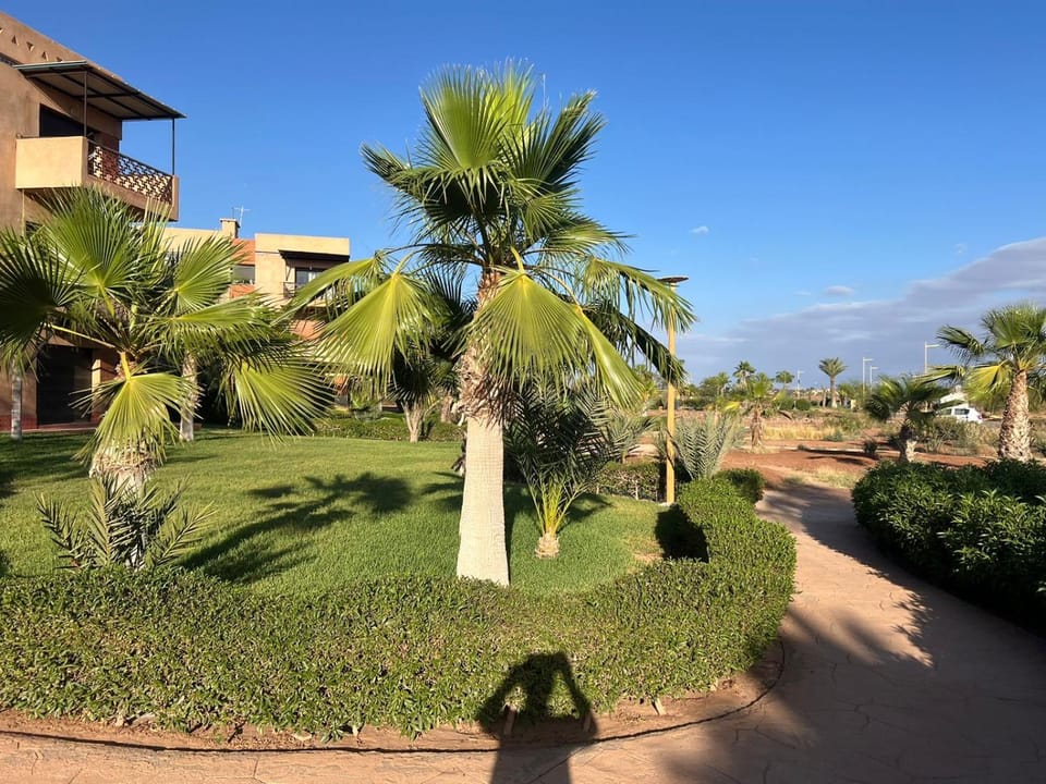 Appartement élégant avec vue sur piscine jardin verdoyant et wifi ultra rapide Apartment in Marrakesh