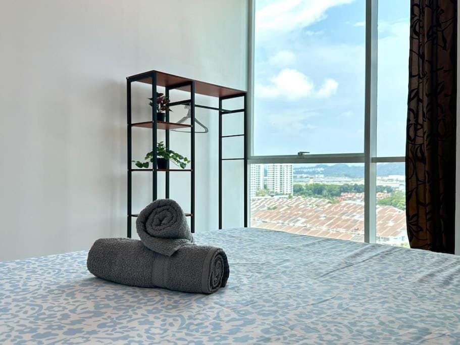 Superb Airport 2BR Suite# Straits Intl School Apartment in Bayan Lepas