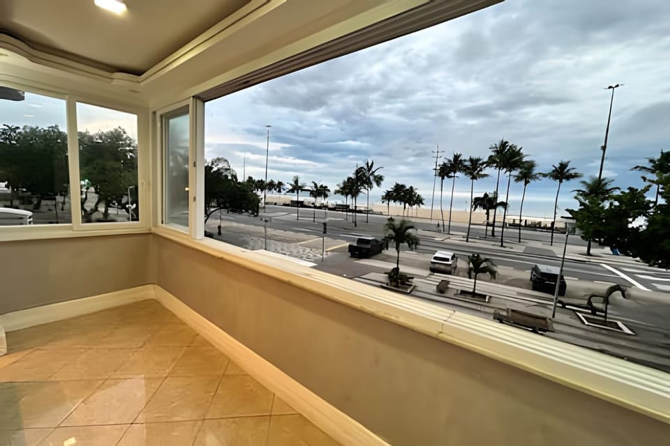Em Frente ao Mar - Copacabana - Ocean View Apartment in Rio de Janeiro