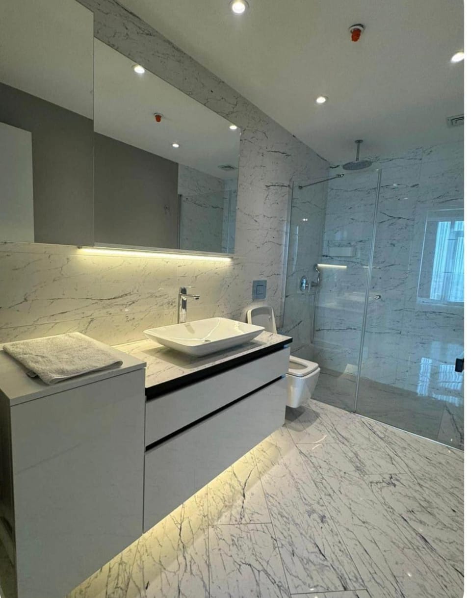 Shower, Toilet, Bathroom