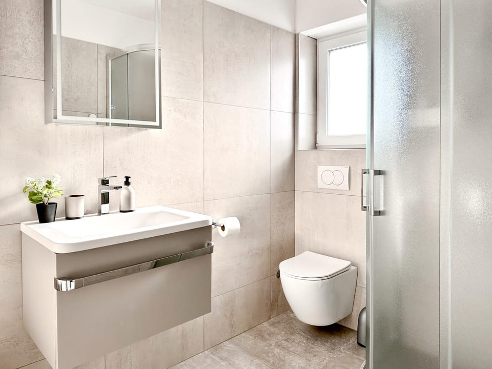 Shower, Toilet, Bathroom