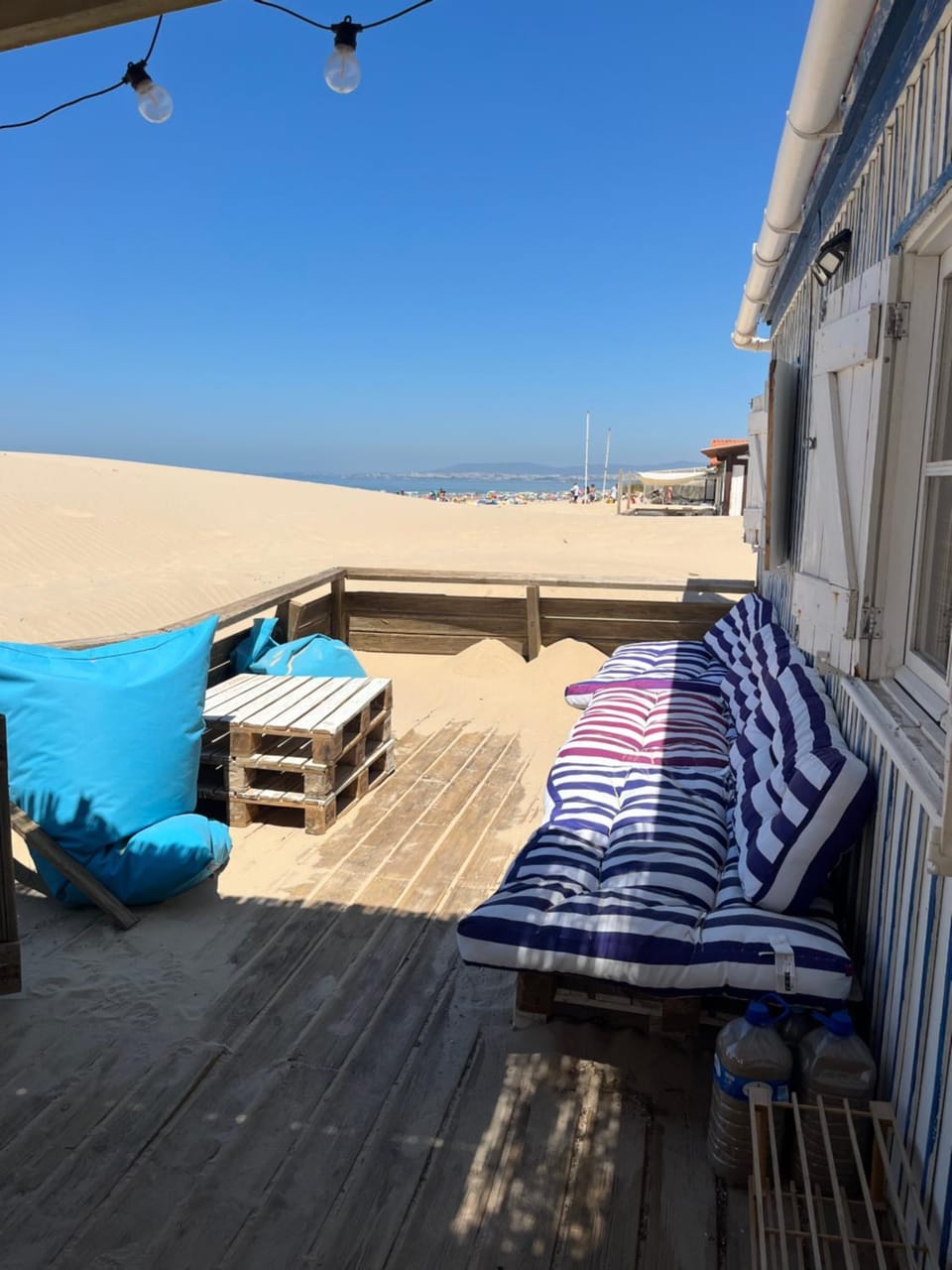 Lisbon Beach Hut - Costa Caparica Chalet in Costa da Caparica