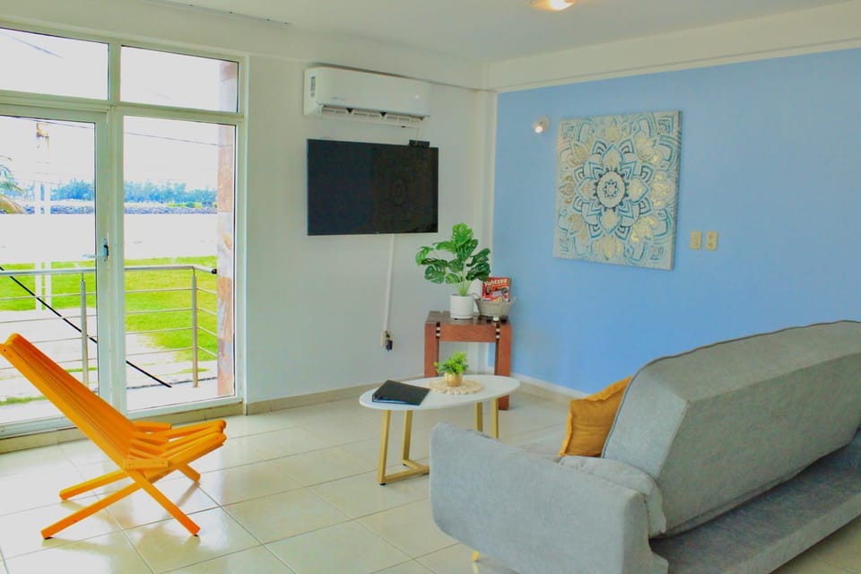 Communal lounge/ TV room, TV and multimedia