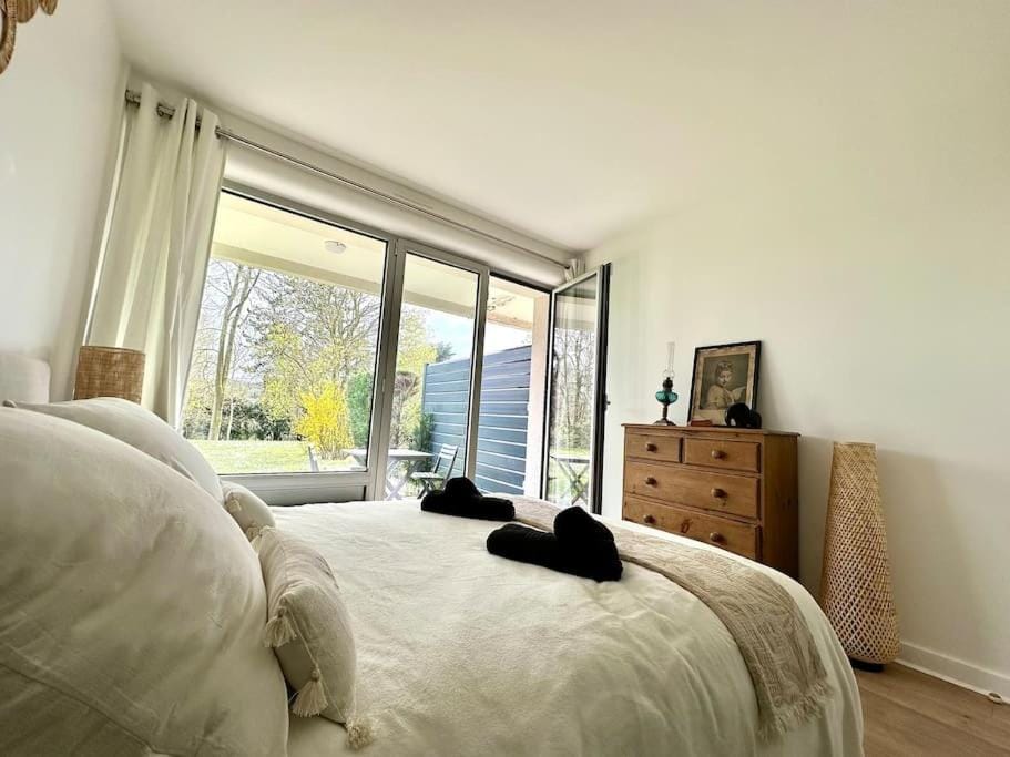 Jardin - Appartement neuf & tout équipé - Cosy Apartment in Poissy