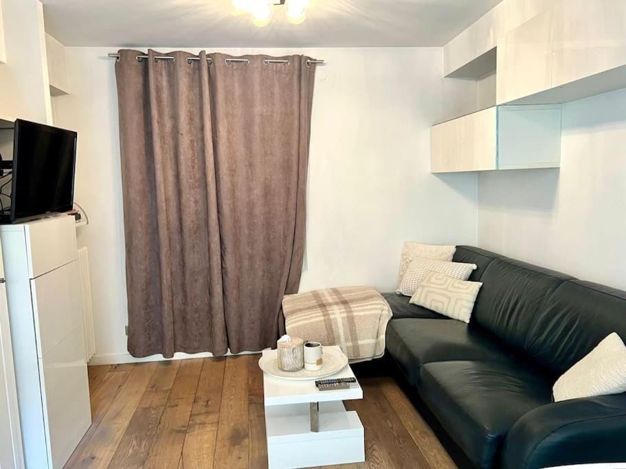 Champs-Elysées - Arc de Triomphe - 2 pièces - 4p Apartment in Paris