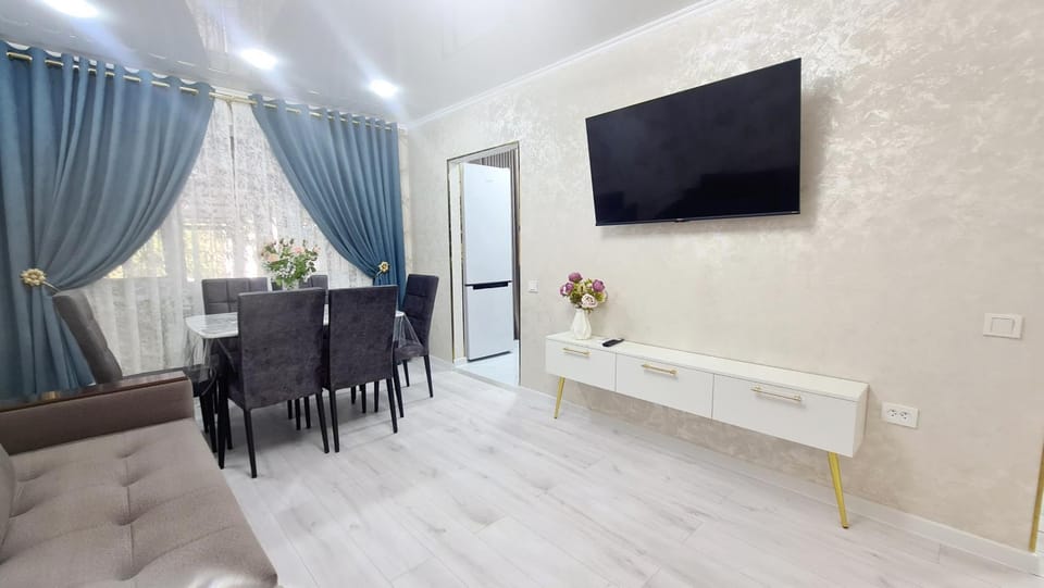 3х-ком Люкс Айбергенова 1Б в центре Шымкента - 1й этаж Apartment in Kazakhstan