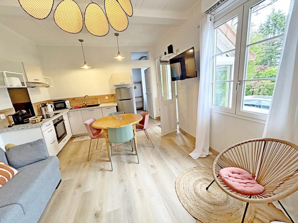 TV and multimedia, Living room, dishwasher, oven, stove