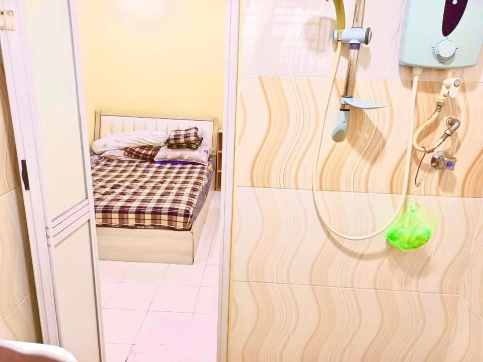 Shower, Bed, Bathroom