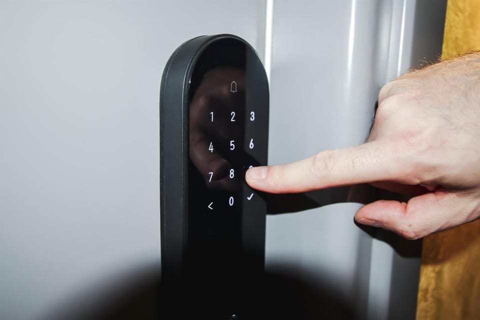 Himson Blue Apartament-Self Check-in near Airport & Mall Apartment in Moldova