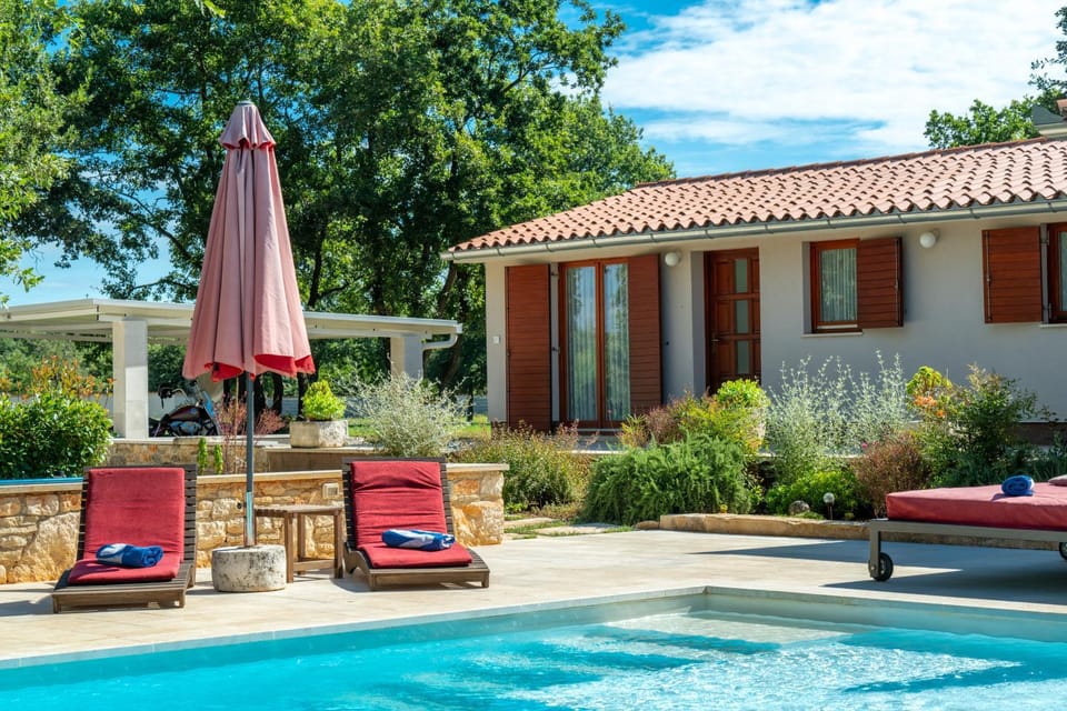 Property building, Patio, Garden, Beach, Garden view, Pool view, Swimming pool, sunbed