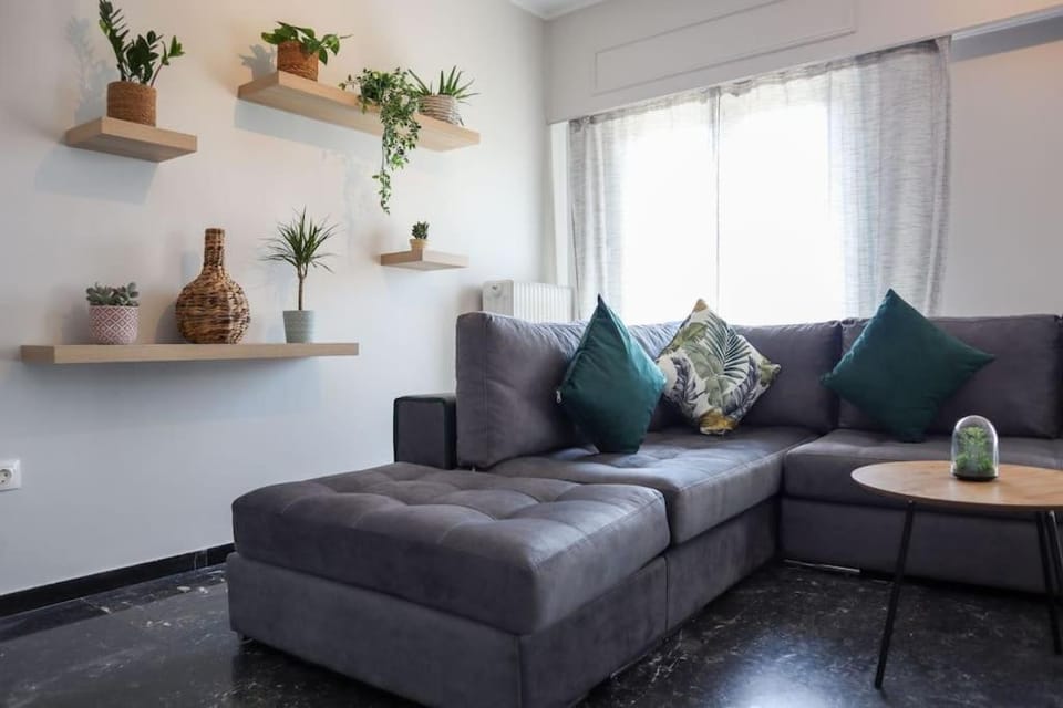 Modern Top Floor Apt, 5min to Acropolis & Plaka Apartment in Athens