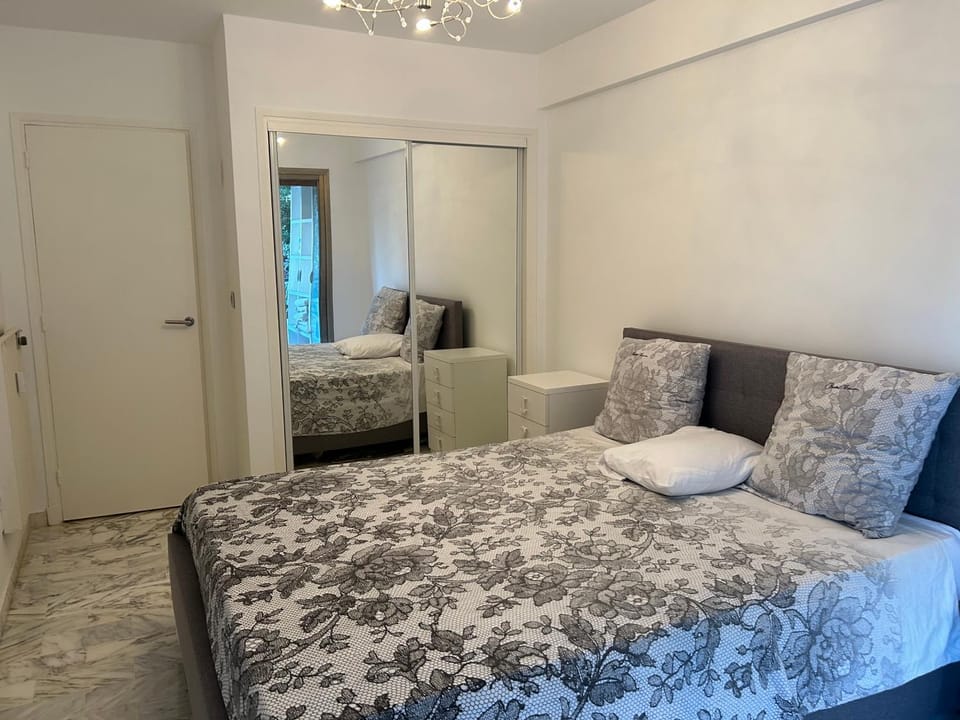 Appartement T2 bord de mer Apartment in Cannes