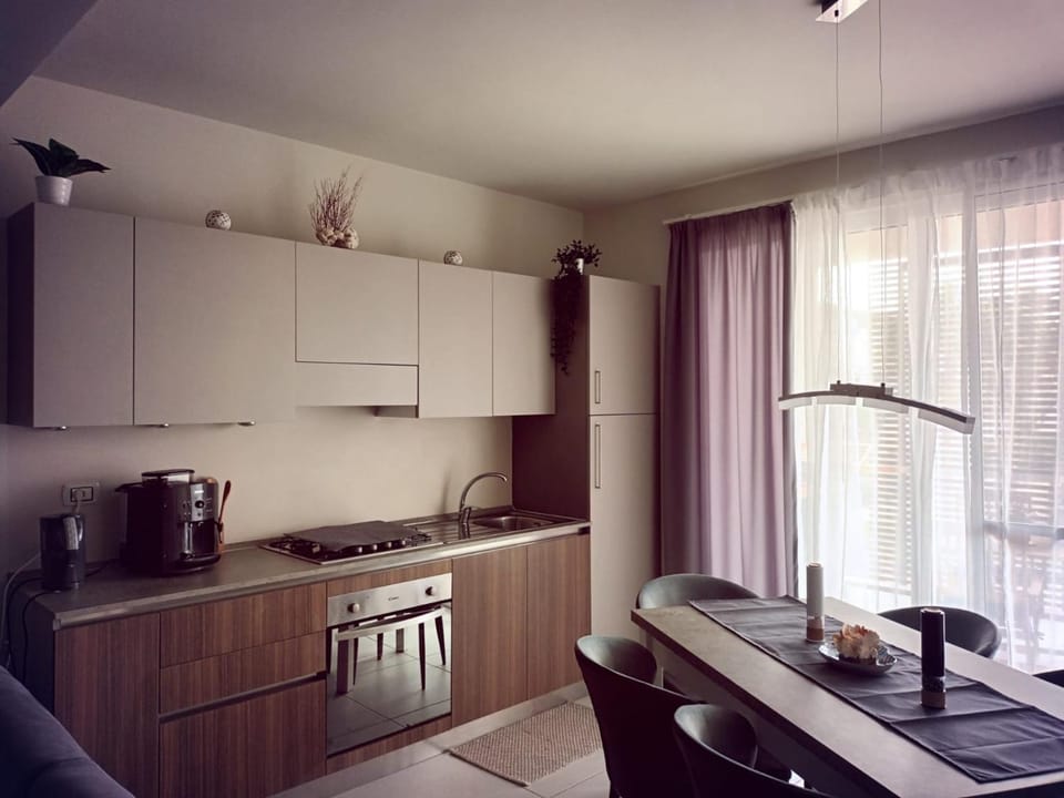 Coffee/tea facilities, Kitchen or kitchenette, Dining area, pet friendly, stove