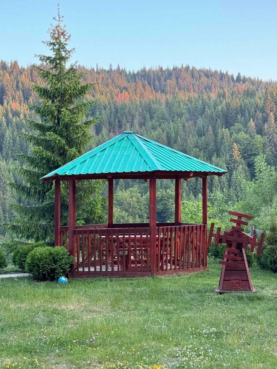 Forest Dream-Šumski San House in Montenegro