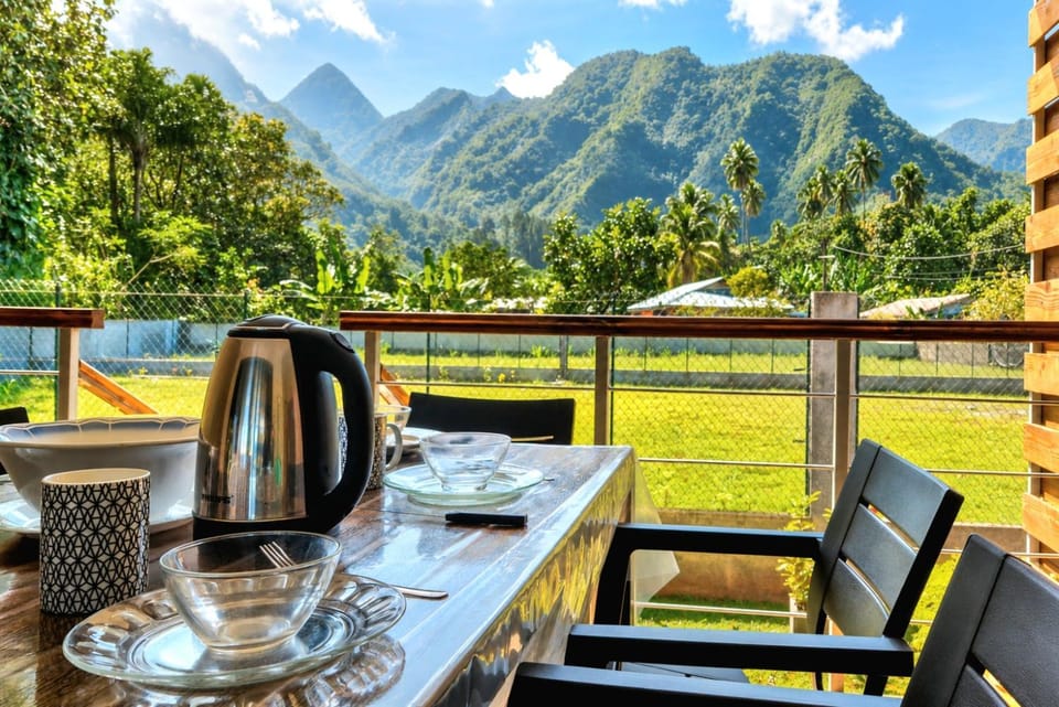 Patio, Day, Natural landscape, View (from property/room), Balcony/Terrace, Dining area, Mountain view