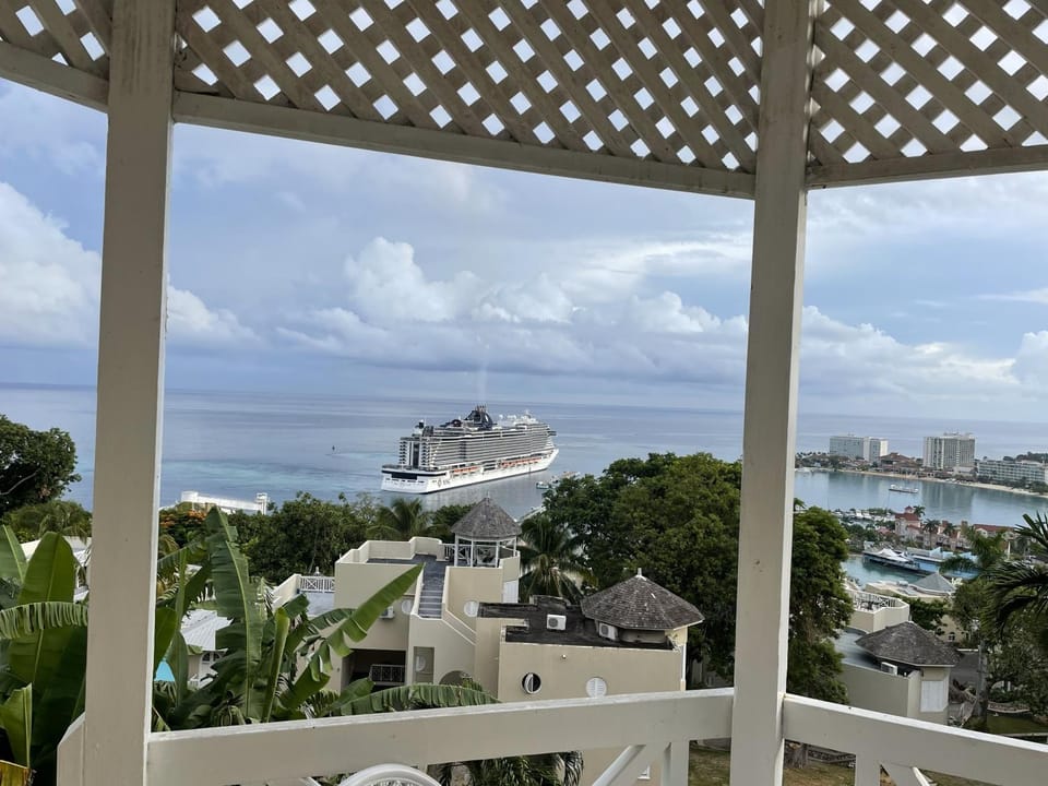 Nearby landmark, Natural landscape, View (from property/room), Balcony/Terrace, Sea view