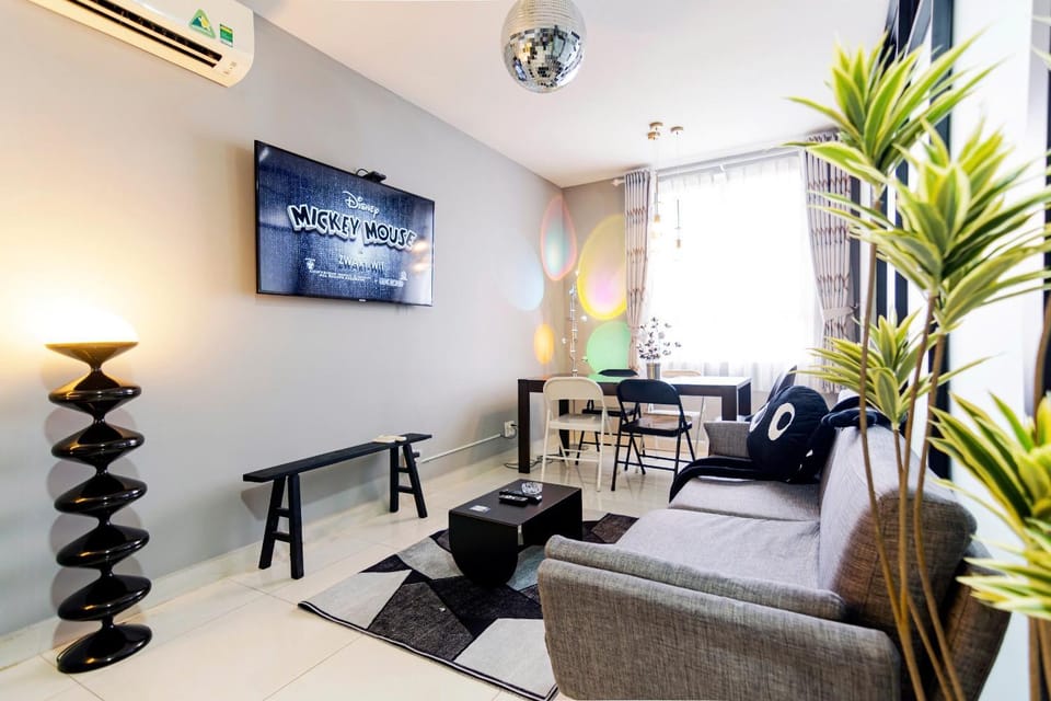 Communal lounge/ TV room, TV and multimedia, Living room, Seating area, Evening entertainment, air conditioner