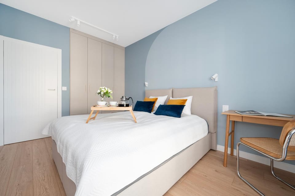 Bed, Seating area, Bedroom, wardrobe
