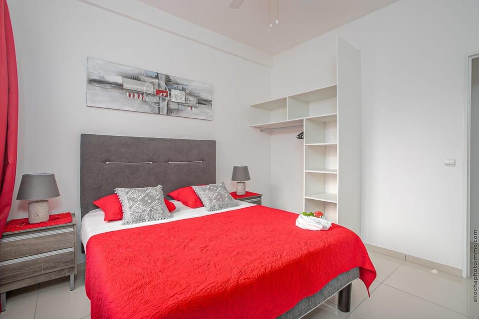 Bed, Photo of the whole room