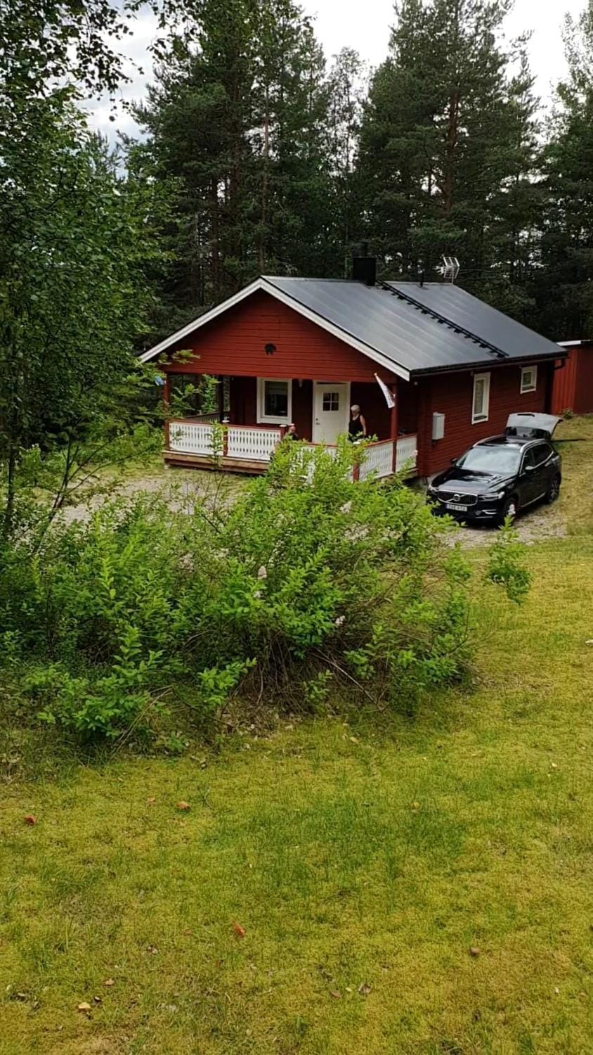 Property building, Natural landscape, Garden, Parking