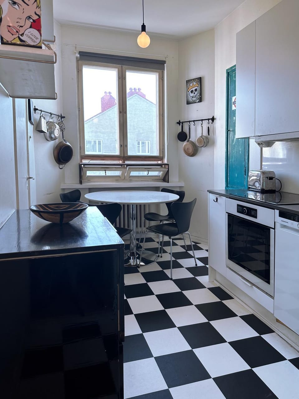 View (from property/room), Kitchen or kitchenette, Dining area, City view, dishwasher, oven, pet friendly, stove, toaster
