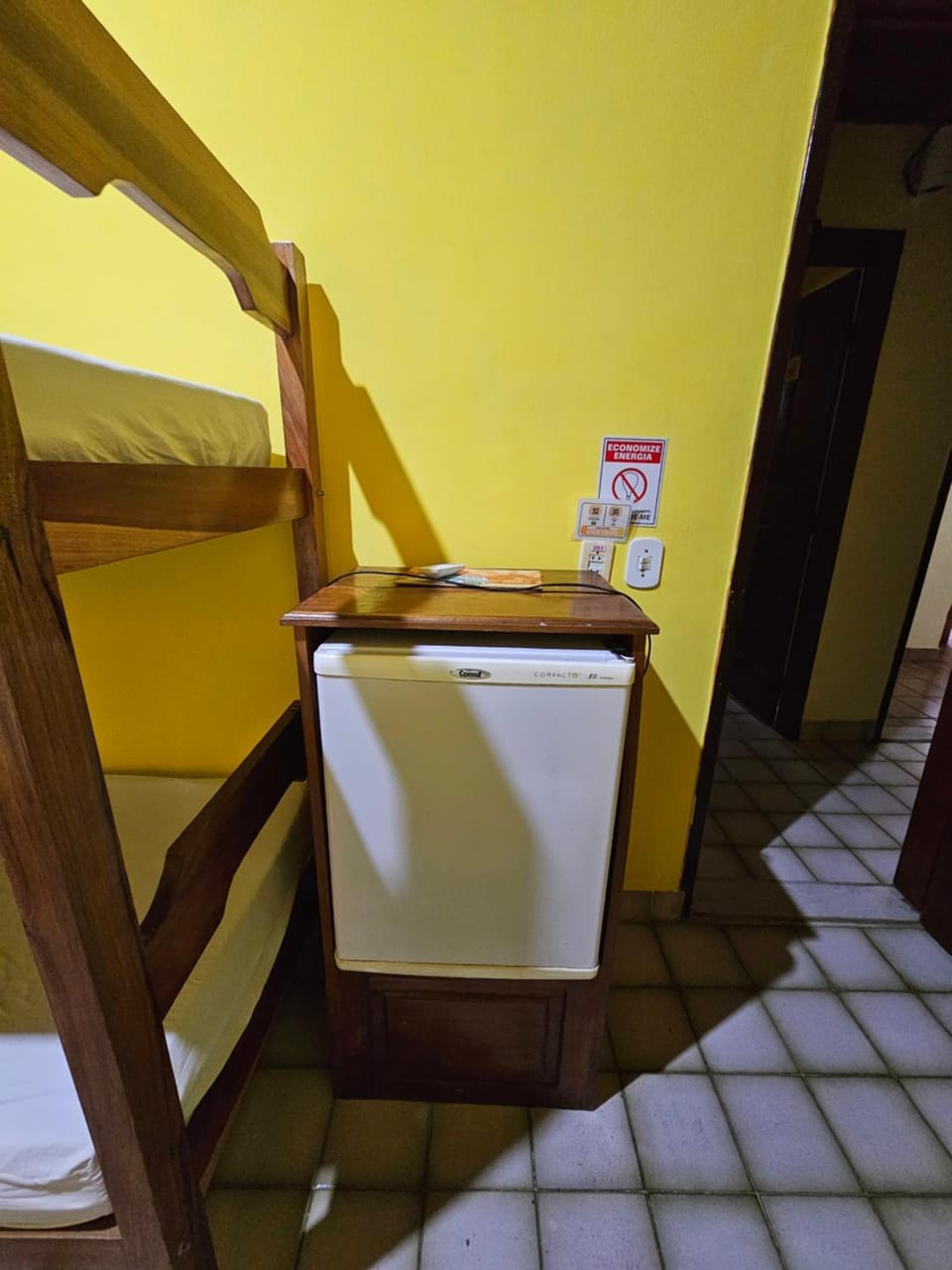 Photo of the whole room, Bedroom, minibar