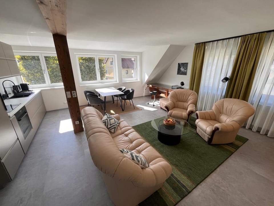 Living room, Dining area, kitchen