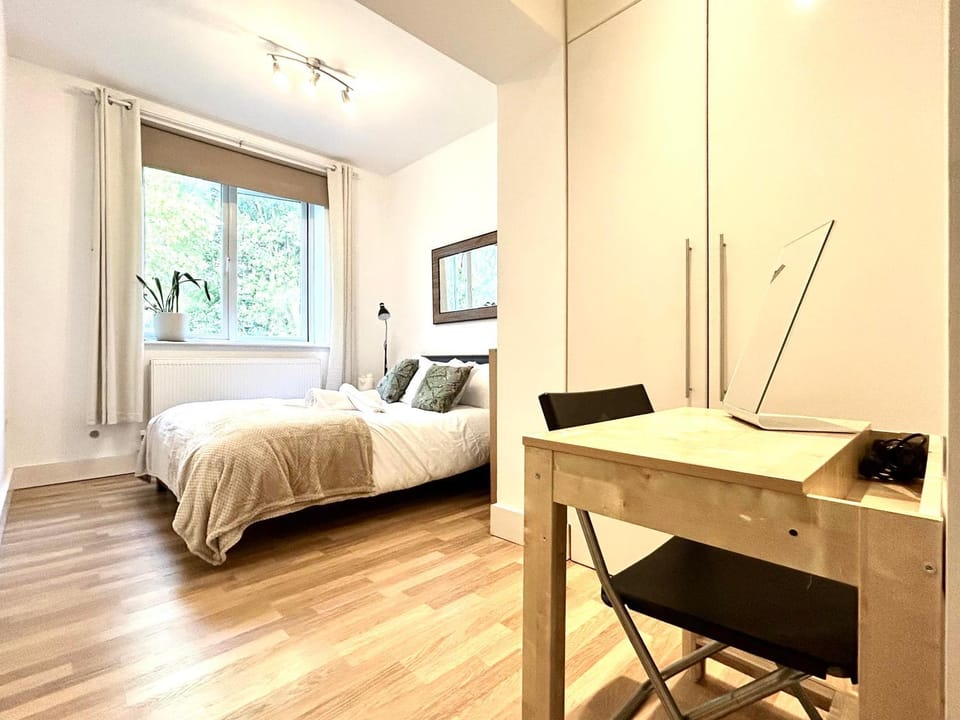 Bed, Photo of the whole room, Bedroom, wardrobe