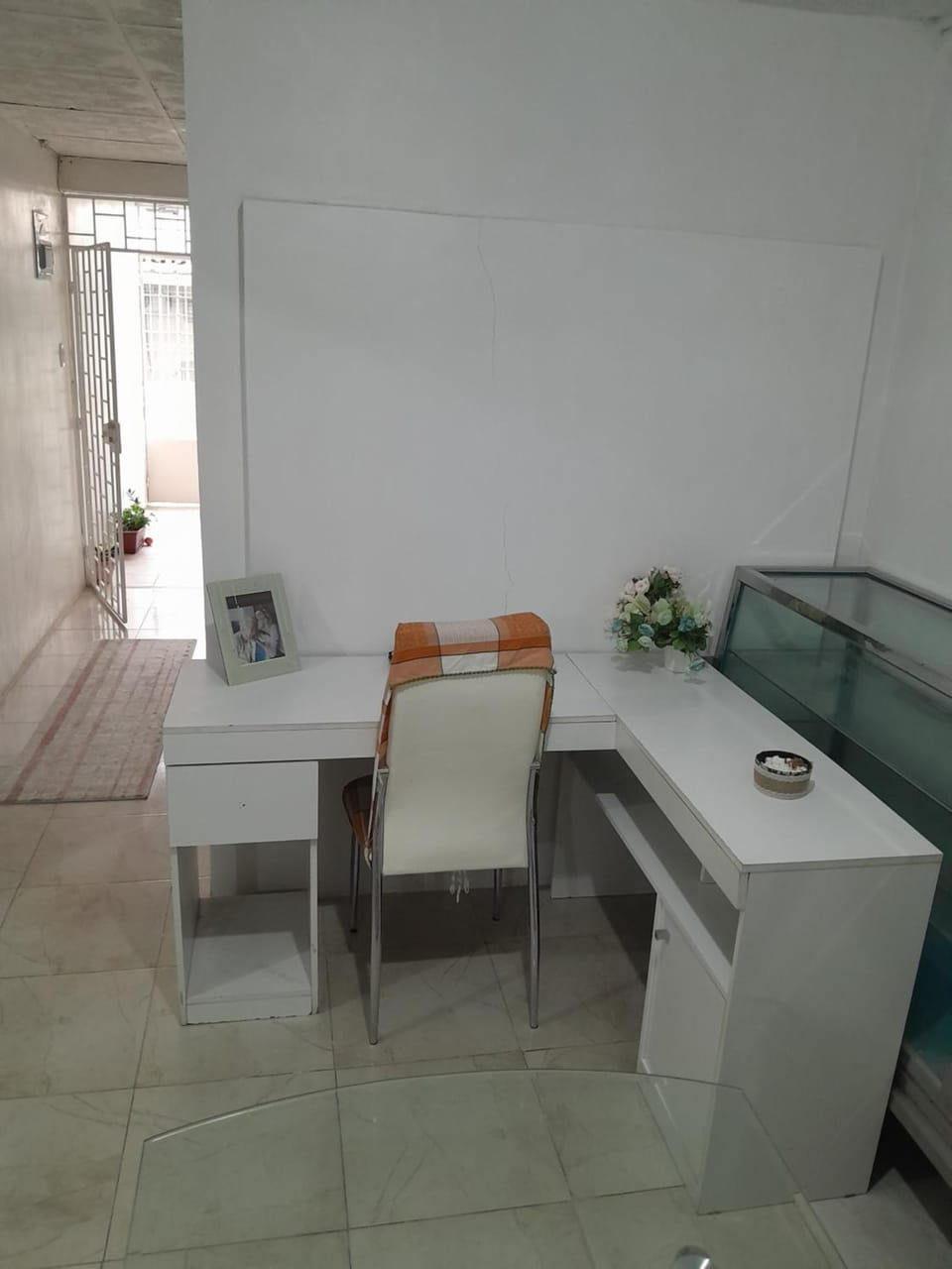 Seating area, Dining area