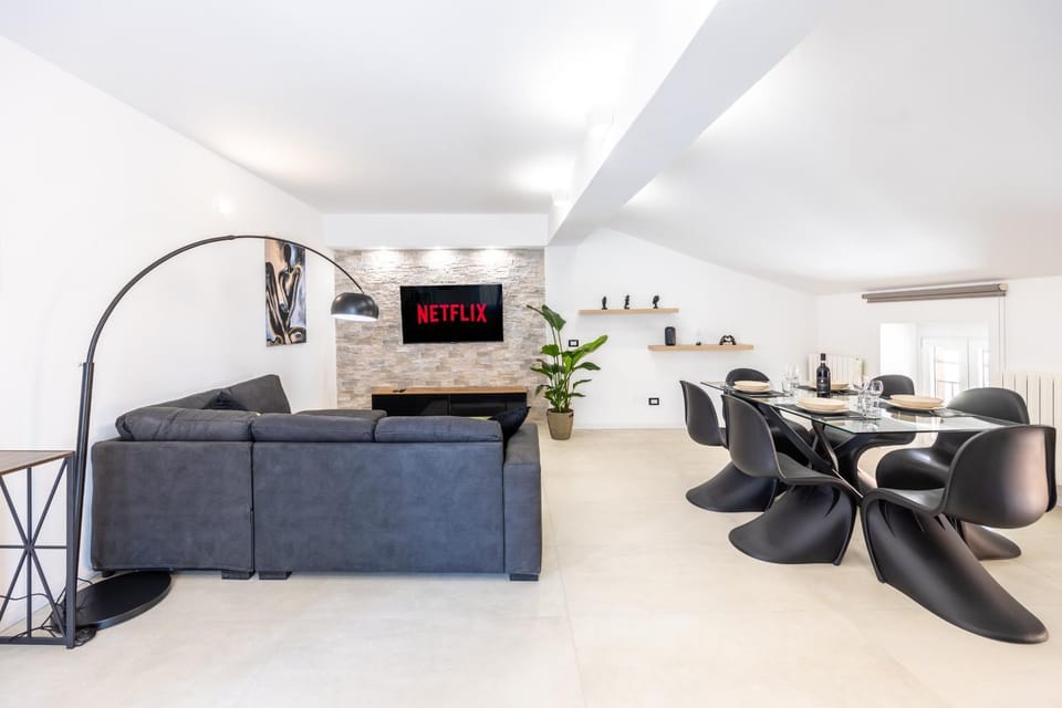 LUSSO e DESIGN, APPARTAMENTO 6 MINUTI AEROPORTO ORIO AL SERIO Apartment in Lombardy