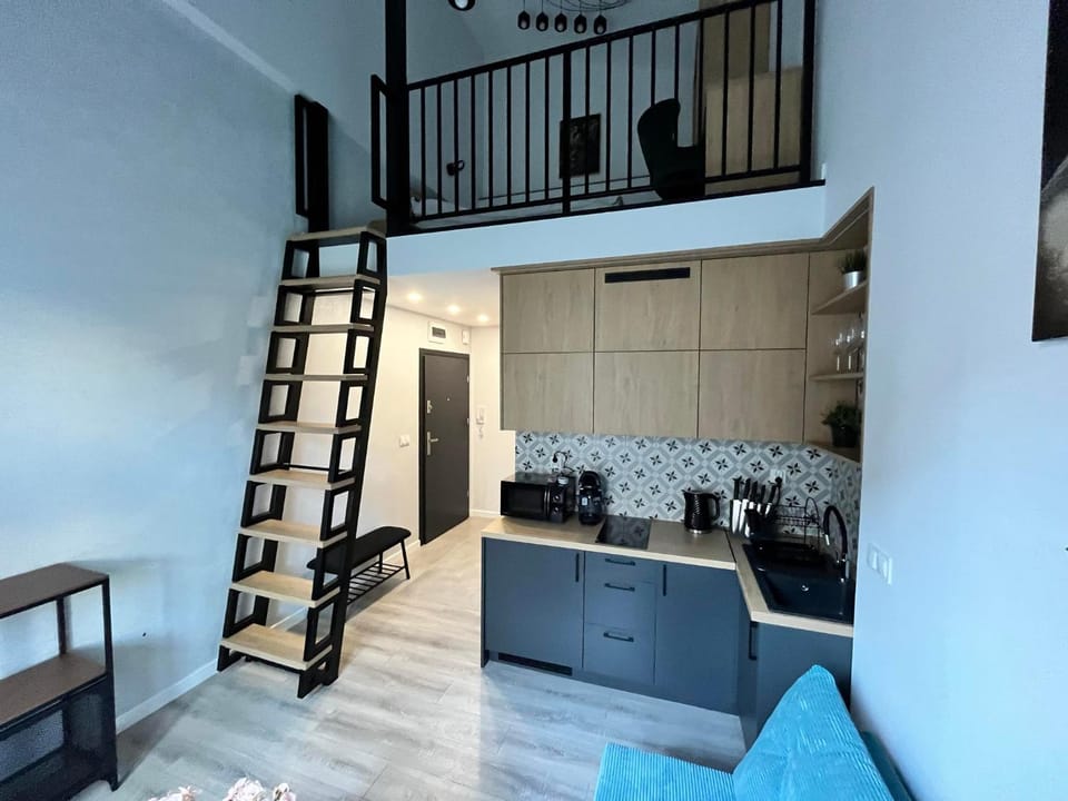 Kitchen or kitchenette, Seating area