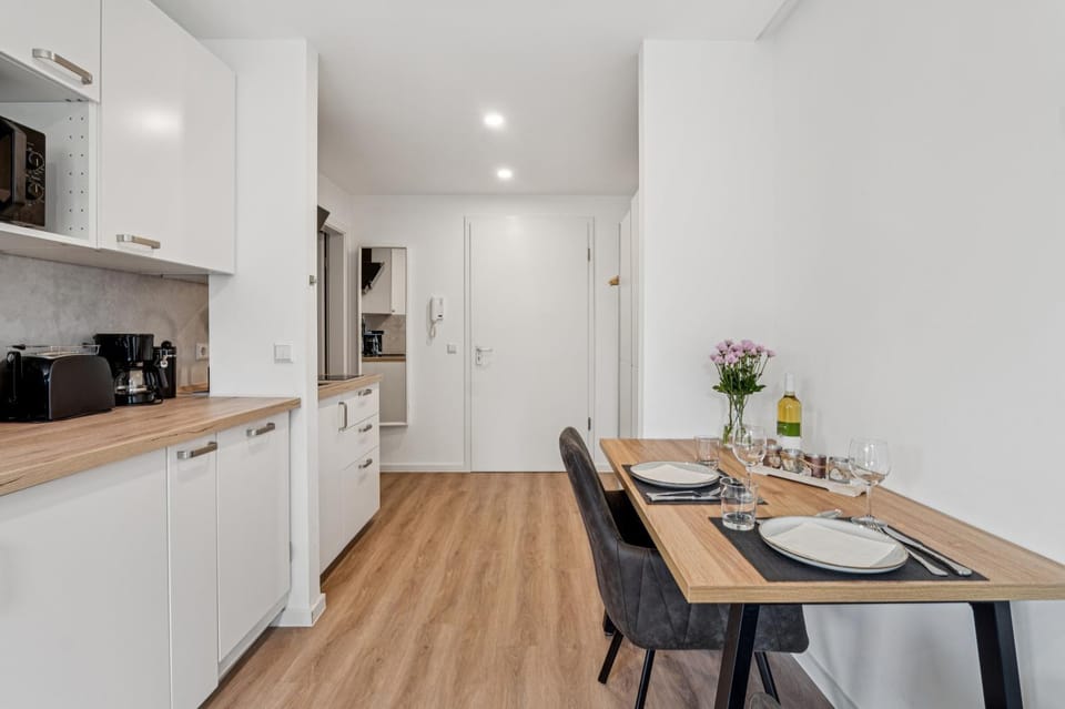 Dining area, kitchen