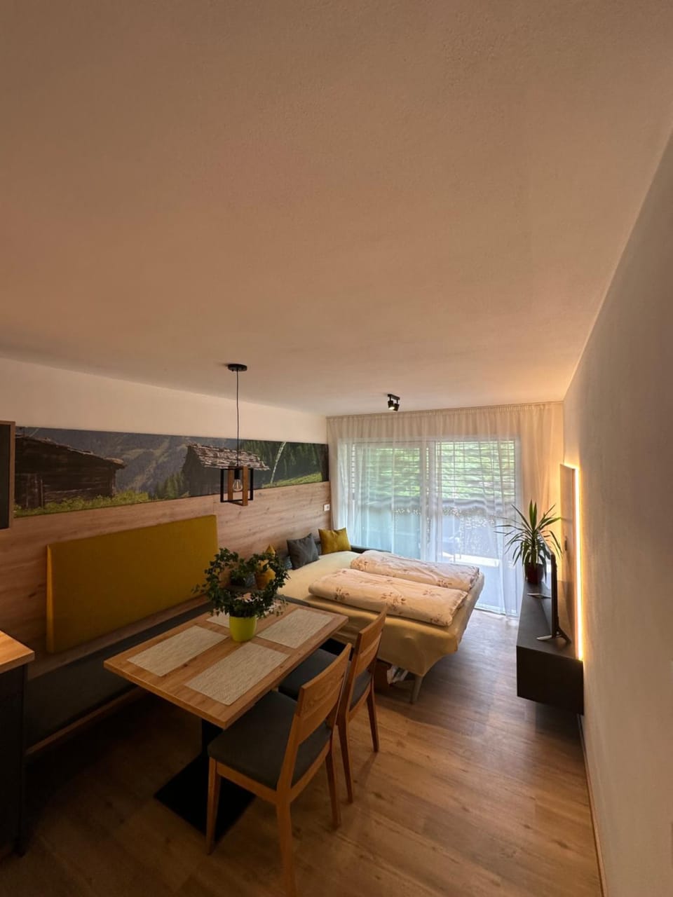 Bed, Living room