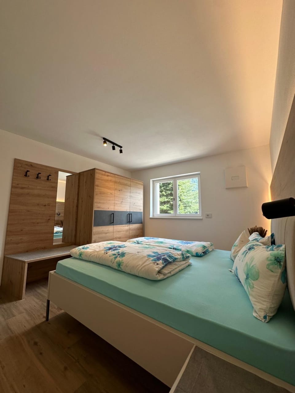 Bed, Photo of the whole room, Bedroom, wardrobe