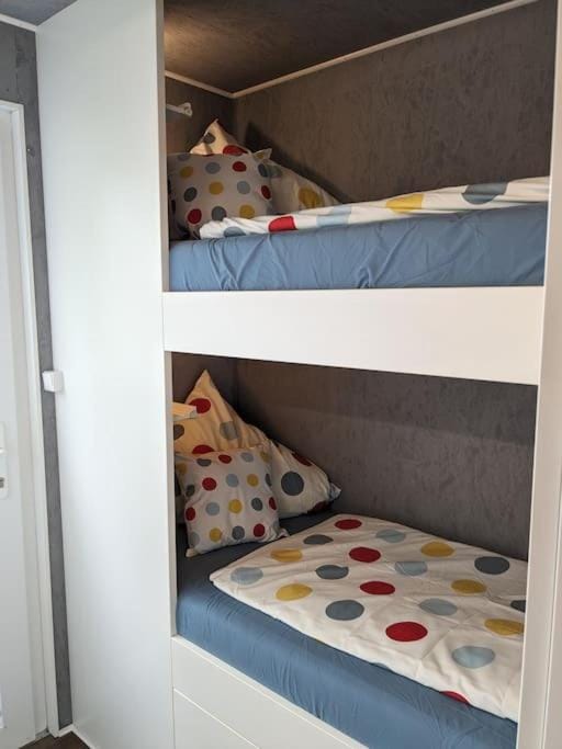 bunk bed