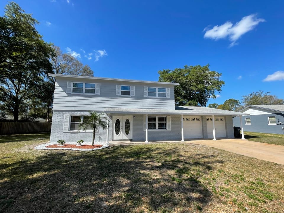 Spacious 4BR Home in Tampa Near Busch Gardens House in Greater Carrollwood